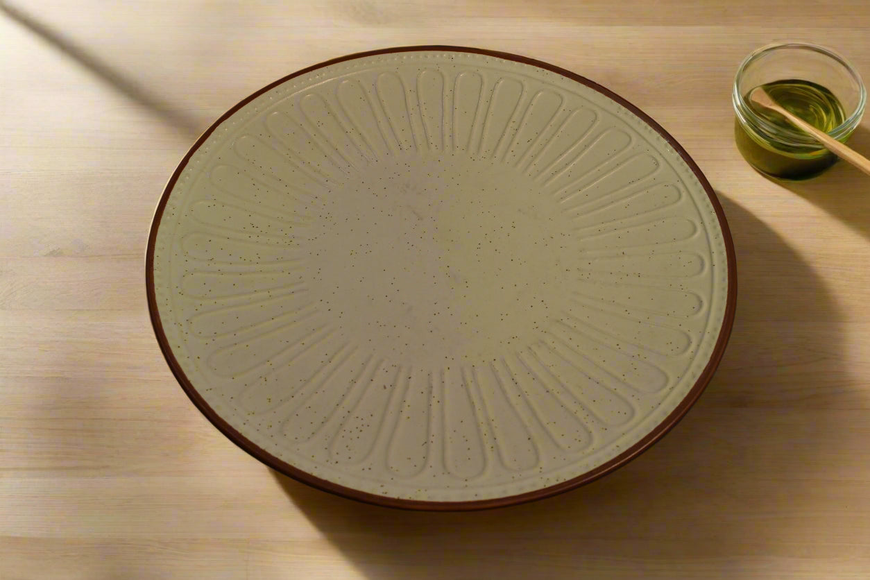 Minimalist Ceramic Service Plate – Speckled Beige with Textured Design