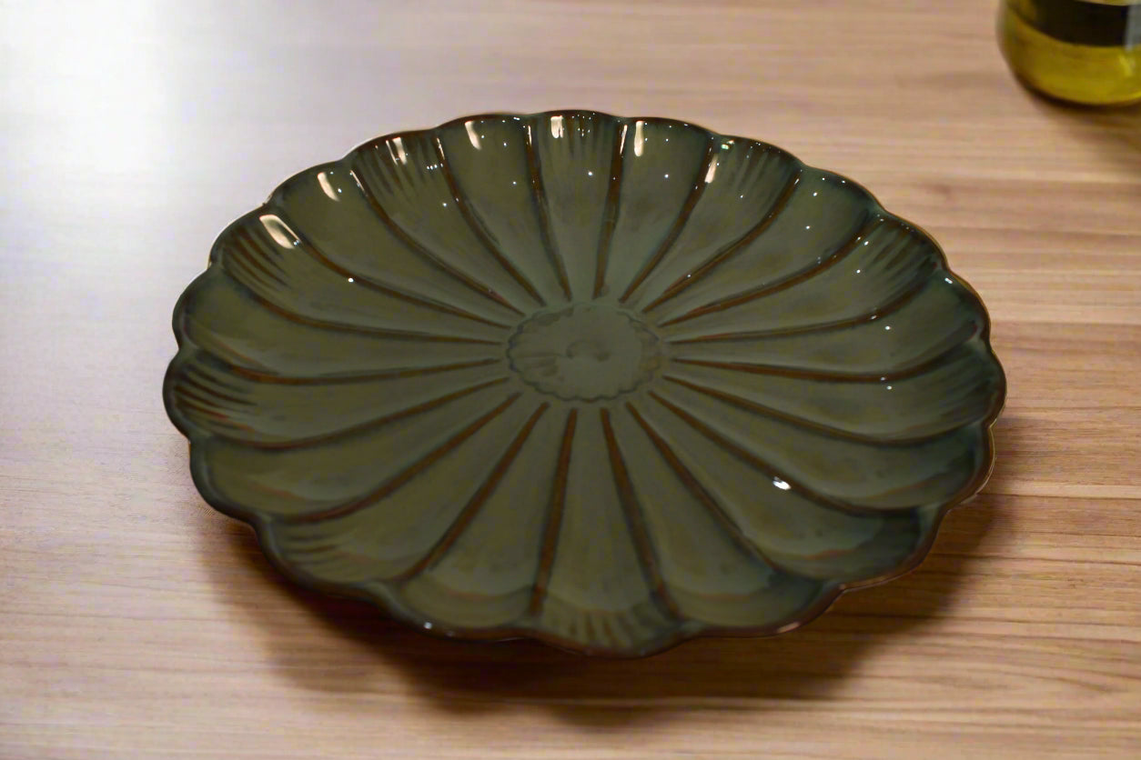 Handcrafted Ceramic Serving Plate – Floral Design