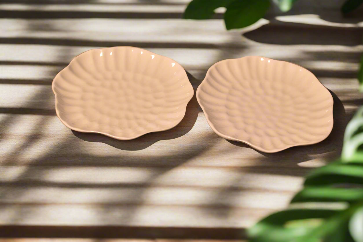 Elegant Scalloped Ceramic Snack Plate