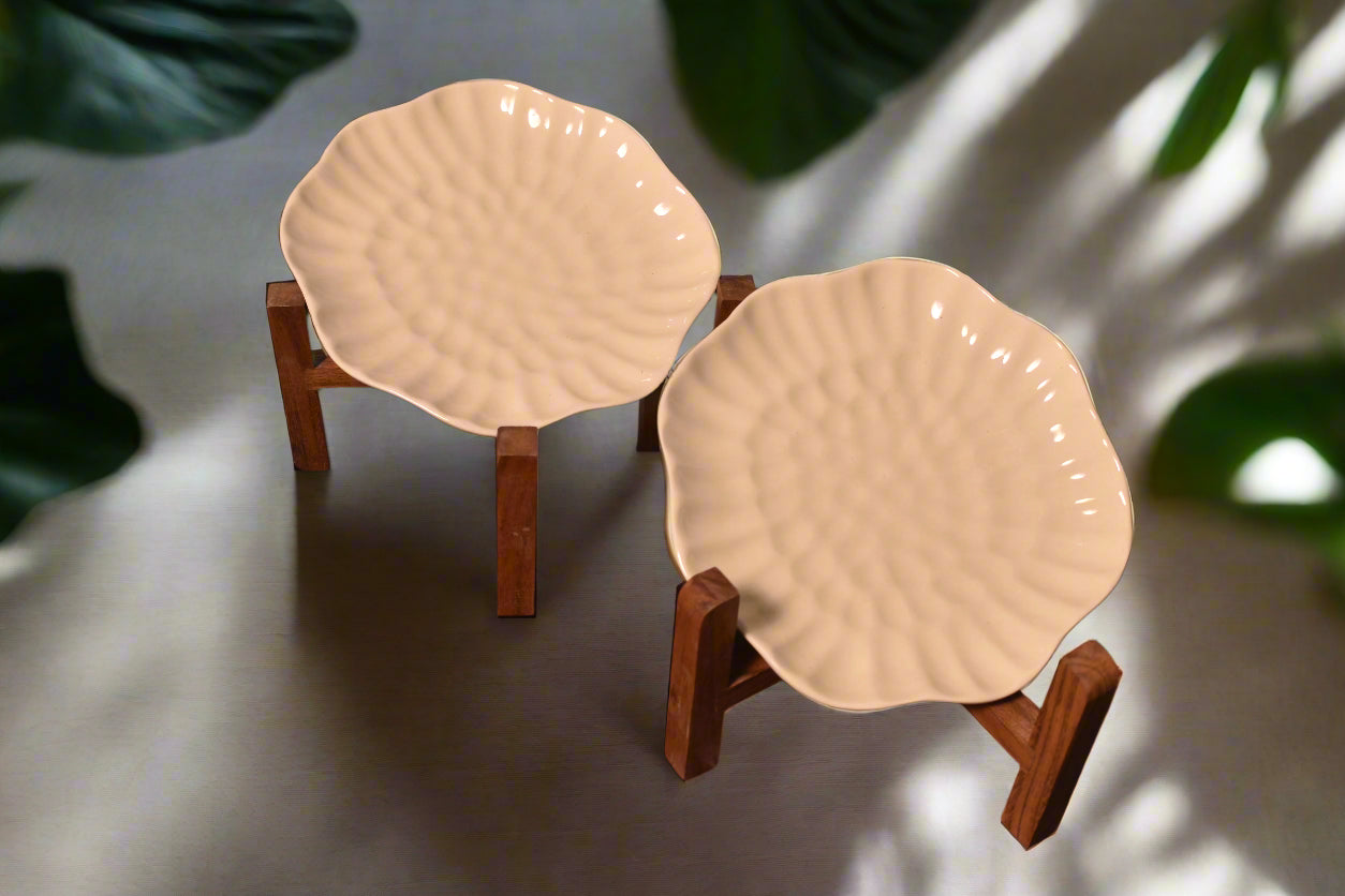 Elegant Scalloped Ceramic Snack Plate