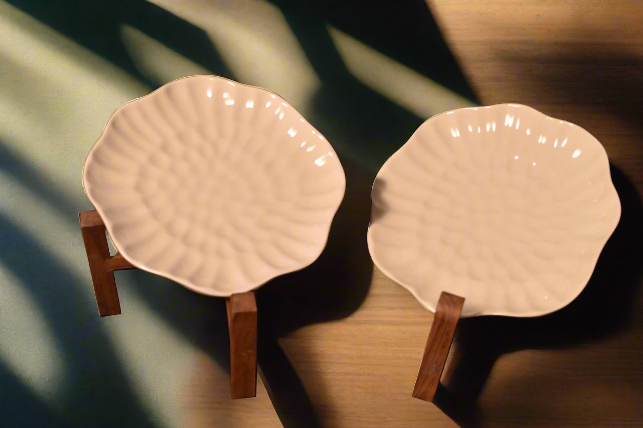 Elegant Scalloped Ceramic Snack Plate