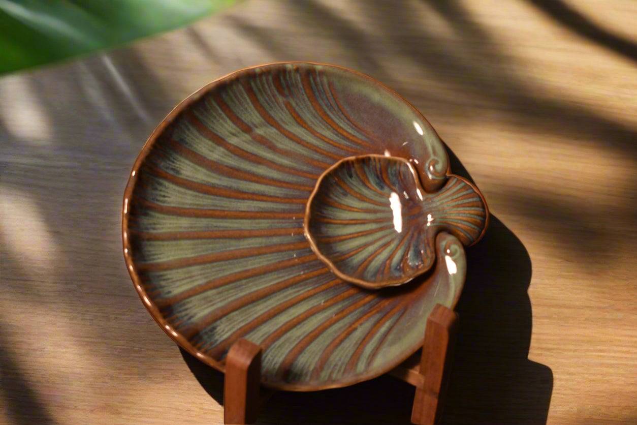 Handcrafted Shell-Inspired Ceramic Plate