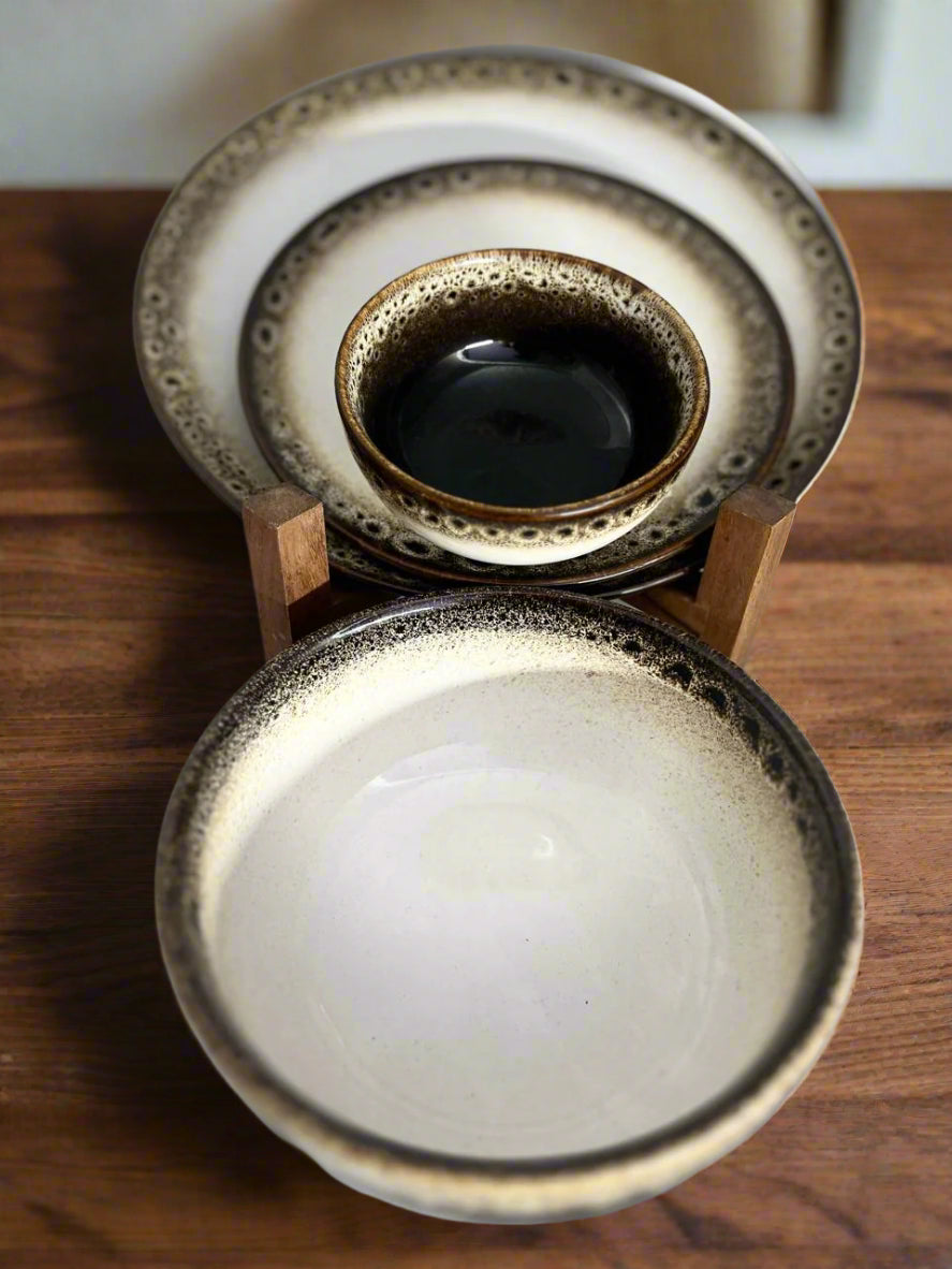 White & Brown Elegant Dish Set